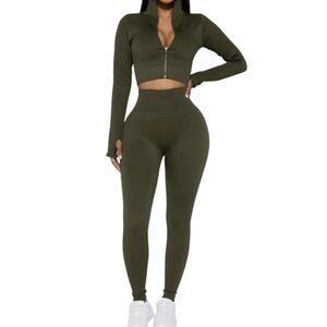 Fashion Nova Sport Olive Green Ribbed Women's Gym Set. Size 1X-2X